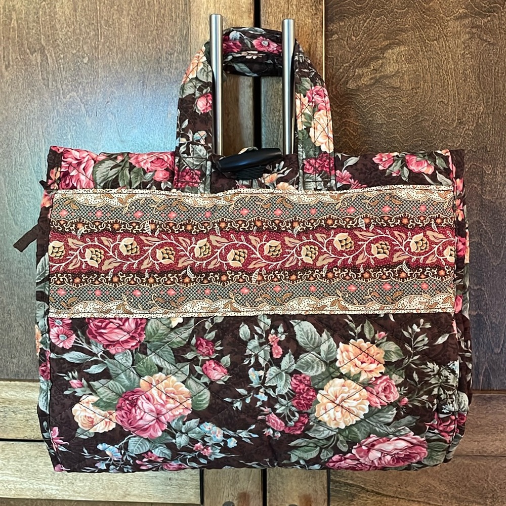 Marie Osmond quilted cosmetic case.